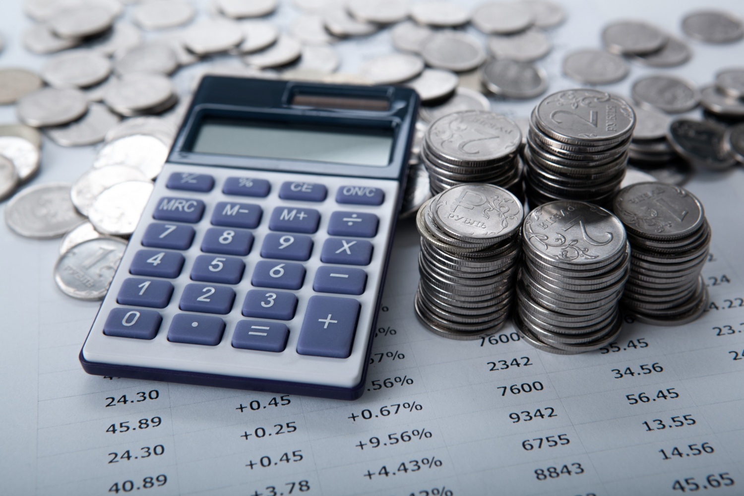 Ситуация: часть собственников не хочет участвовать в общих расходах — кто обязан платить?