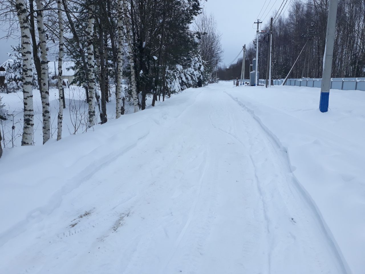 Проведены работы по чистке главной дороги от снега.